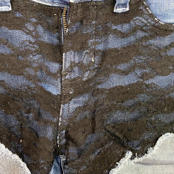 Guess I )enim Shorts Blue Size 27 Waist SKU 000318-1 - Picture 8 of 9